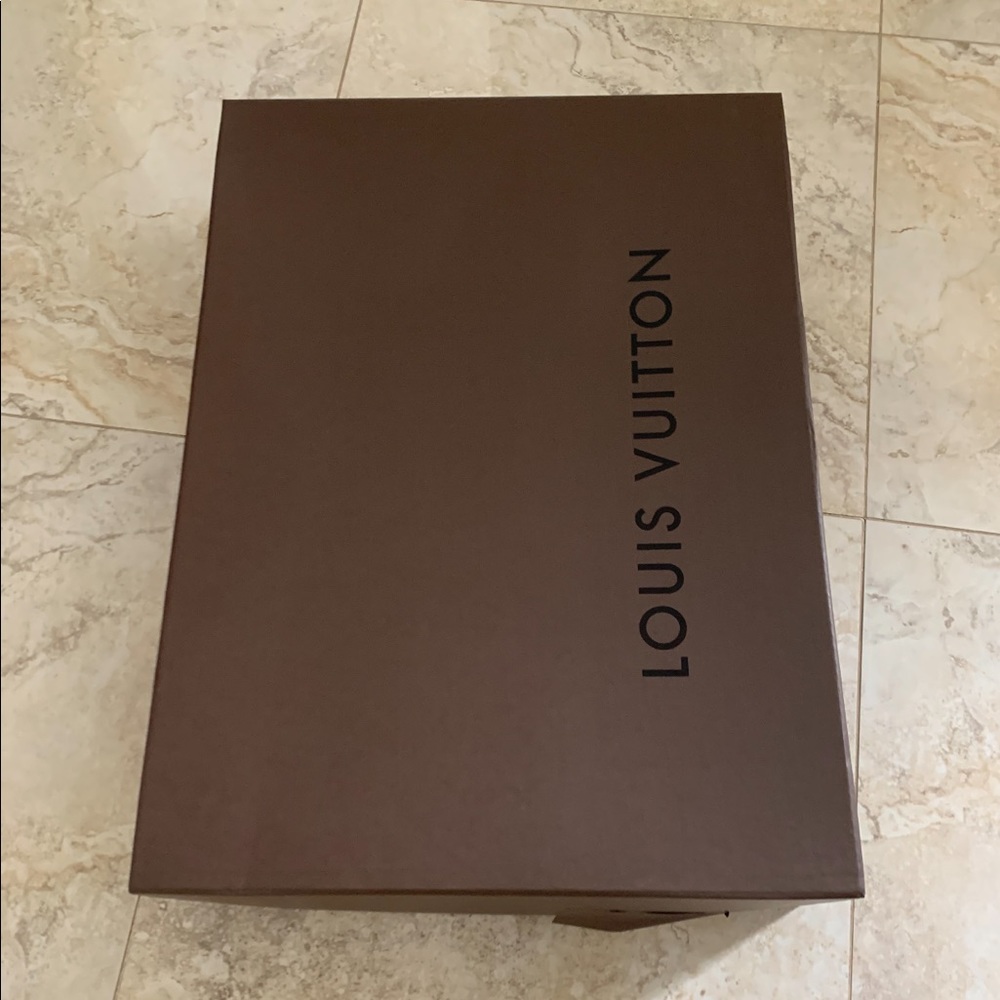 Louis Vuitton box